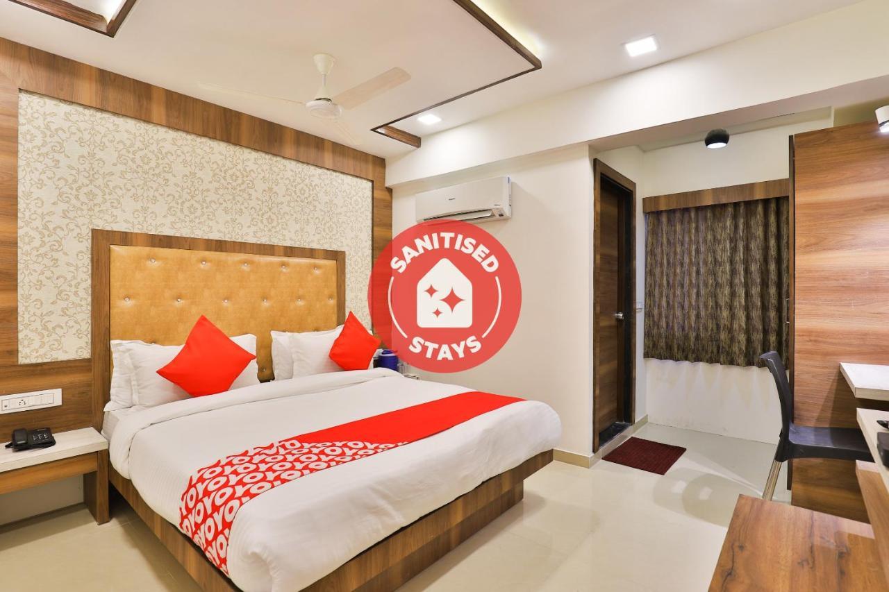 Oyo 24950 Hotel Shree Balaji Residency Ахмедабад Экстерьер фото