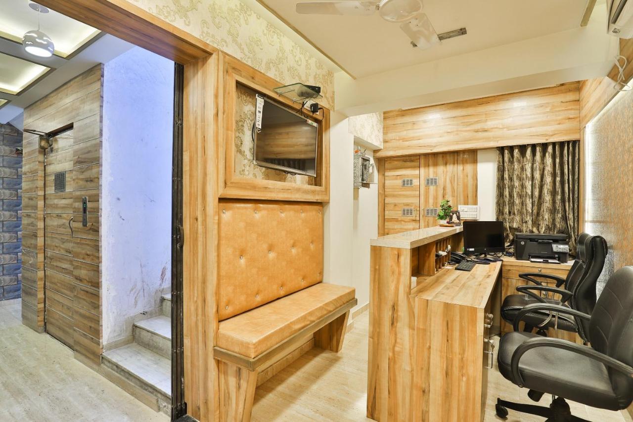 Oyo 24950 Hotel Shree Balaji Residency Ахмедабад Экстерьер фото