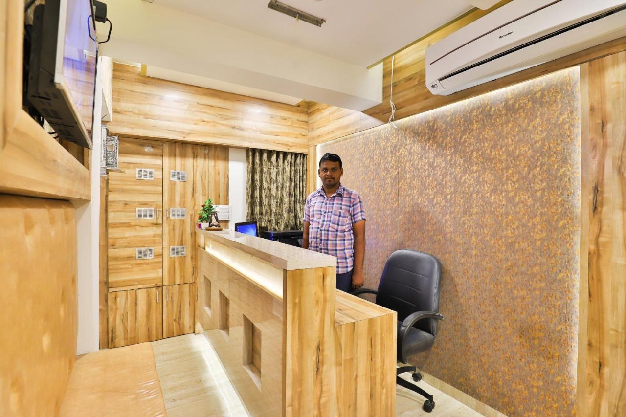 Oyo 24950 Hotel Shree Balaji Residency Ахмедабад Экстерьер фото